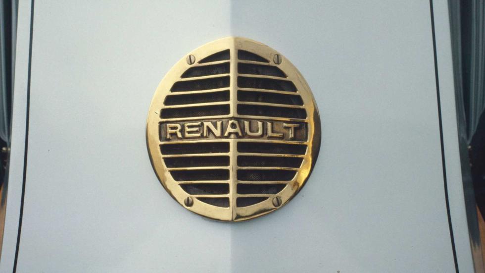 Αλλάζει το σήμα της και η Renault 